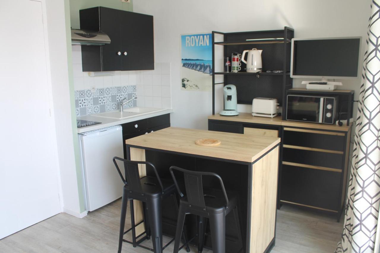 Studio Avec Parking Proche Plage Et Centre Daire Royan Dış mekan fotoğraf